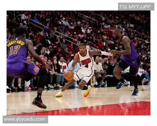 09赛季火箭与湖人激战回顾：经典对决与传奇球员的巅峰对决