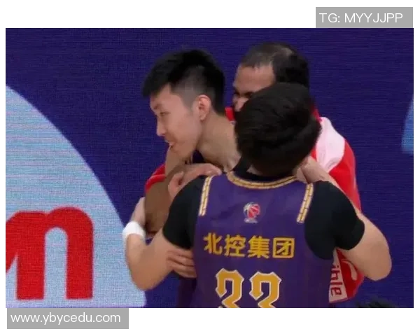 张庆鹏:从篮球场上的拼搏者到生活中的奋斗榜样,激励无数年轻人追梦前行