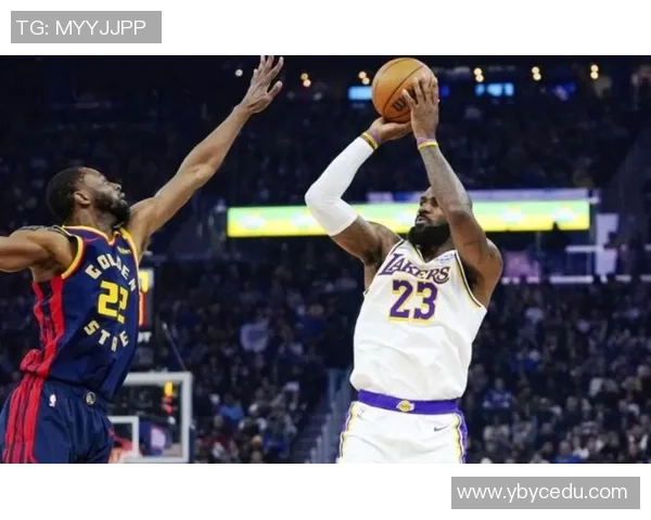 湖人勇士上海站激情对决NBA明星球员齐聚一堂引爆篮球盛宴