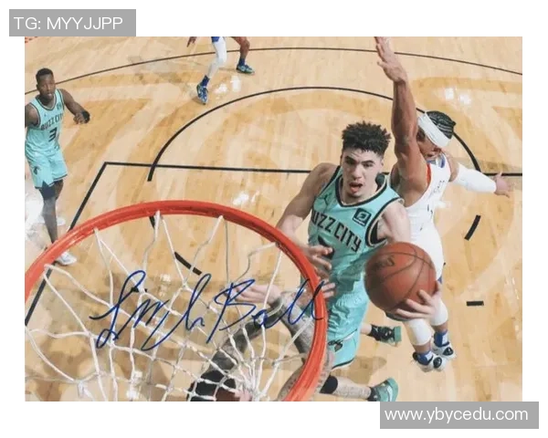 2017年勇士与黄蜂激战回顾:一场精彩的篮球对决与战术较量 2017年勇士与黄蜂激战回顾:一场精彩的篮球对决与战术较量