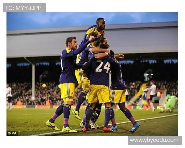 利物浦与斯旺西比赛中乌龙球引发热议球迷纷纷讨论精彩瞬间 利物浦与斯旺西比赛中乌龙球引发热议球迷纷纷讨论精彩瞬间