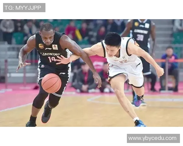 哈德森的传奇旅程探索他在篮球历史中的辉煌成就与影响力 哈德森的传奇旅程探索他在篮球历史中的辉煌成就与影响力