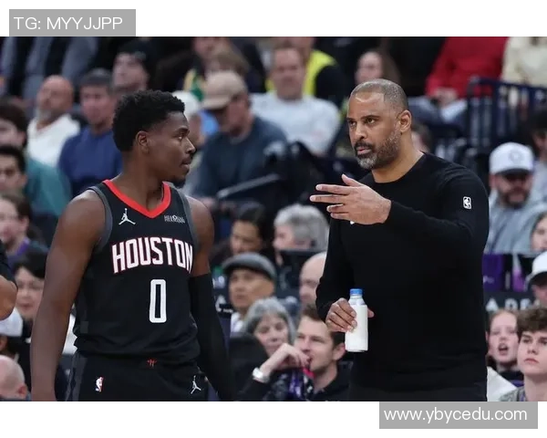 在线直播火箭队对阵黄蜂队精彩赛事全程回顾与分析