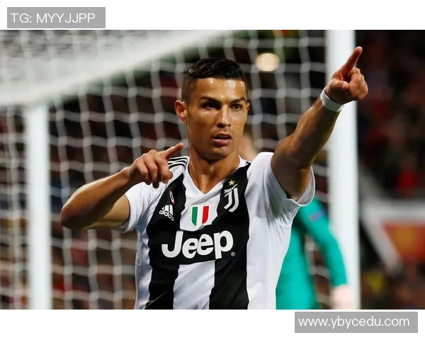 尤文图斯与曼联在欧冠赛场的巅峰对决精彩回顾与分析