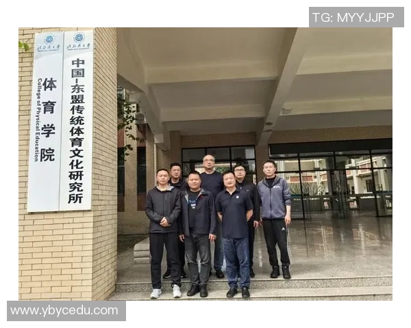 李泓澎:在时代变革中探索科技与人文的交汇点 李泓澎:在时代变革中探索科技与人文的交汇点