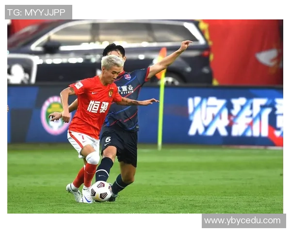 广州足球队防守反击策略分析及其成败得失探讨