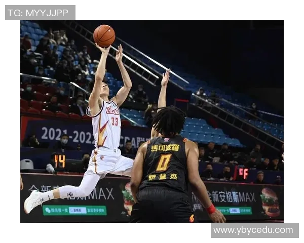 深圳篮球队盯防策略分析及其在比赛中的成效与不足之处探讨